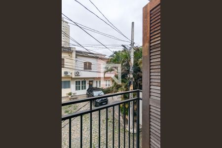 Casa à venda com 94m², 3 quartos e 2 vagas Casa à venda com 94m², 3 quartos e 2 vagasVaranda da suíte