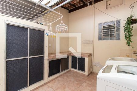 Casa à venda com 283m², 3 quartos e 1 vaga Casa à venda com 283m², 3 quartos e 1 vagaÁrea de Serviço