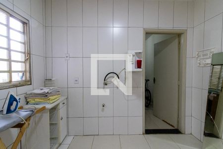 Casa à venda com 283m², 3 quartos e 1 vaga Casa à venda com 283m², 3 quartos e 1 vagaÁrea de Serviço