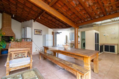 Casa à venda com 283m², 3 quartos e 1 vaga Casa à venda com 283m², 3 quartos e 1 vagaÁrea externa