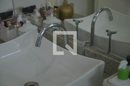 Apartamento à venda com 85m², 2 quartos e 2 vagasBanheiro da Suíte