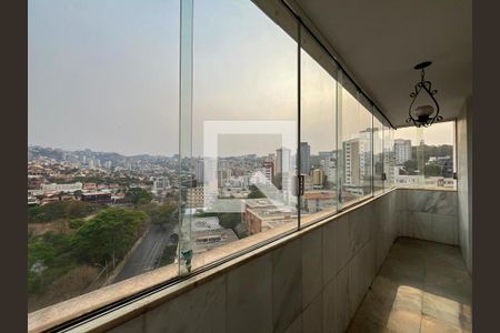 Apartamento à venda com 180m², 4 quartos e 2 vagasVaranda do Quarto