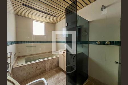 Apartamento à venda com 180m², 4 quartos e 2 vagasBanheiro