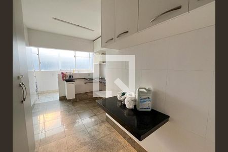 Apartamento à venda com 180m², 4 quartos e 2 vagasCozinha