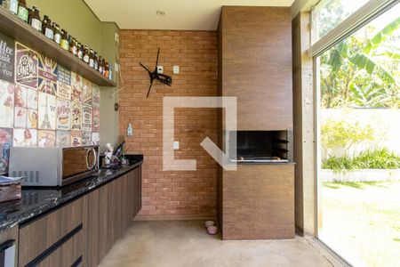 Casa de condomínio à venda com 567m², 4 quartos e 4 vagas Casa de condomínio à venda com 567m², 4 quartos e 4 vagasCozinha