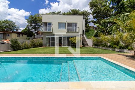 Casa de condomínio à venda com 567m², 4 quartos e 4 vagas Casa de condomínio à venda com 567m², 4 quartos e 4 vagasÁrea comum