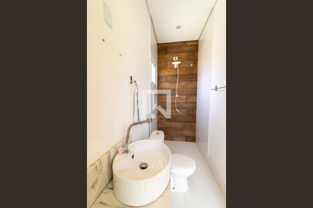 Casa de condomínio à venda com 567m², 4 quartos e 4 vagas Casa de condomínio à venda com 567m², 4 quartos e 4 vagasBanheiro