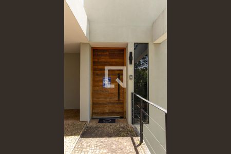 Casa de condomínio à venda com 567m², 4 quartos e 4 vagas Casa de condomínio à venda com 567m², 4 quartos e 4 vagasFachada da Casa