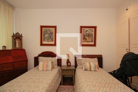 Apartamento à venda com 450m², 5 quartos e 3 vagas Apartamento à venda com 450m², 5 quartos e 3 vagasSuíte 2