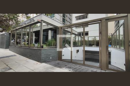 Apartamento à venda com 450m², 5 quartos e 3 vagas Apartamento à venda com 450m², 5 quartos e 3 vagasFachada