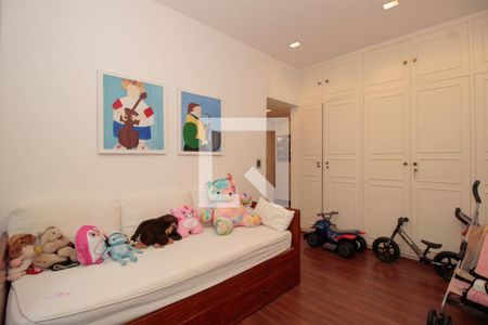 Apartamento à venda com 450m², 5 quartos e 3 vagas Apartamento à venda com 450m², 5 quartos e 3 vagasSuíte 1