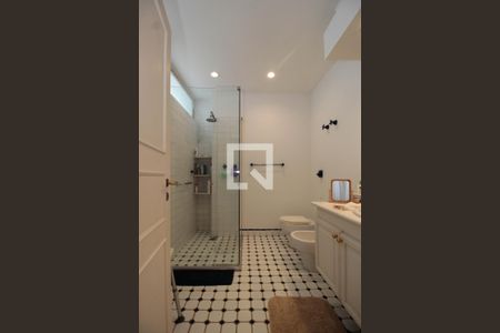 Apartamento à venda com 450m², 5 quartos e 3 vagas Apartamento à venda com 450m², 5 quartos e 3 vagasBanheiro da Suíte 3