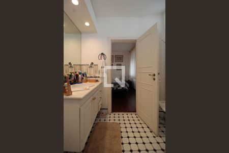 Apartamento à venda com 450m², 5 quartos e 3 vagas Apartamento à venda com 450m², 5 quartos e 3 vagasBanheiro da Suíte 3