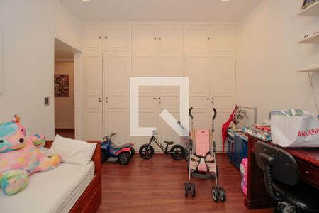 Apartamento à venda com 450m², 5 quartos e 3 vagas Apartamento à venda com 450m², 5 quartos e 3 vagasSuíte 1