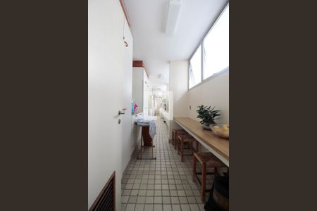 Apartamento à venda com 450m², 5 quartos e 3 vagas Apartamento à venda com 450m², 5 quartos e 3 vagasÁrea de Serviço