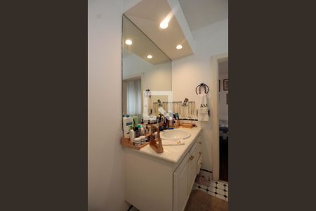 Apartamento à venda com 450m², 5 quartos e 3 vagas Apartamento à venda com 450m², 5 quartos e 3 vagasBanheiro da Suíte 3