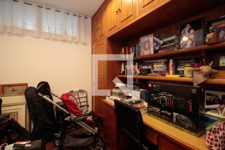 Apartamento à venda com 450m², 5 quartos e 3 vagas Apartamento à venda com 450m², 5 quartos e 3 vagasQuarto