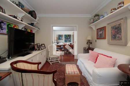 Apartamento à venda com 450m², 5 quartos e 3 vagas Apartamento à venda com 450m², 5 quartos e 3 vagasEscritório