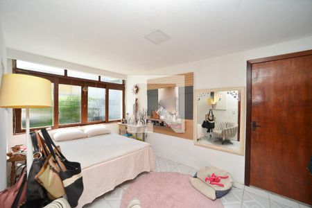 Casa à venda com 144m², 3 quartos e 2 vagasSuíte 2