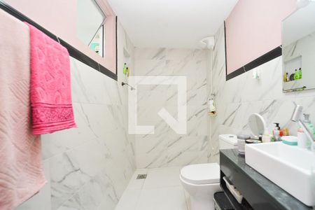 Casa à venda com 144m², 3 quartos e 2 vagasBanheiro da Suíte 2