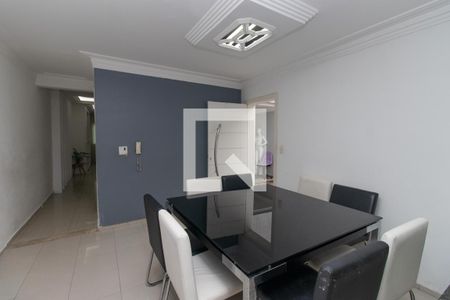 Casa à venda com 200m², 4 quartos e sem vaga Casa à venda com 200m², 4 quartos e sem vagaCozinha e Copa