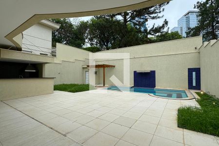 Casa de condomínio à venda com 525m², 4 quartos e 3 vagasVaranda
