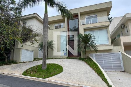 Casa de condomínio à venda com 525m², 4 quartos e 3 vagasFachada