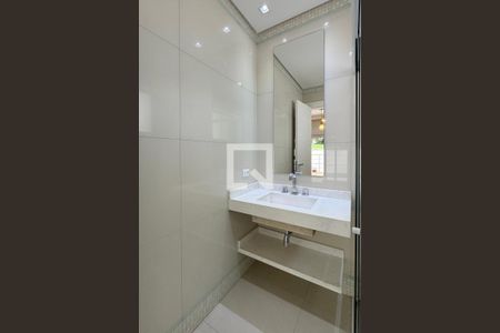 Casa de condomínio à venda com 525m², 4 quartos e 3 vagasBanheiro da Suíte 2