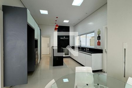 Casa de condomínio à venda com 525m², 4 quartos e 3 vagasCozinha