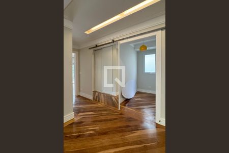 Casa de condomínio à venda com 525m², 4 quartos e 3 vagasHall