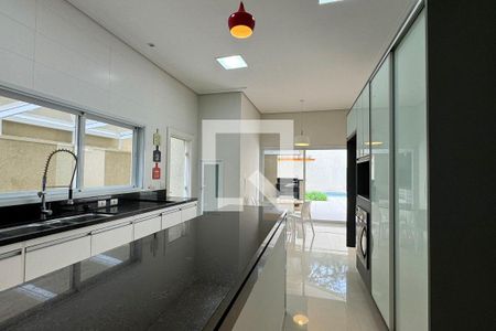 Casa de condomínio à venda com 525m², 4 quartos e 3 vagasCozinha