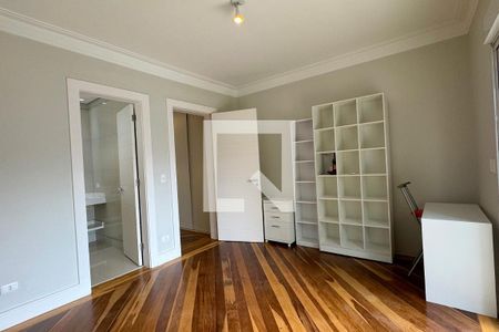 Casa de condomínio à venda com 525m², 4 quartos e 3 vagasSuíte 3