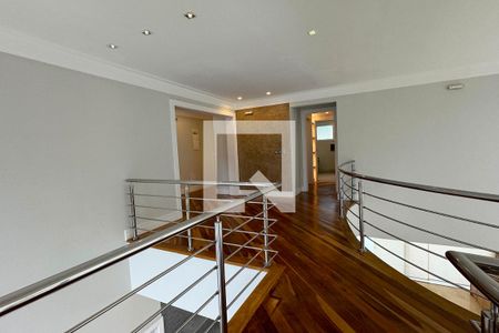 Casa de condomínio à venda com 525m², 4 quartos e 3 vagasHall