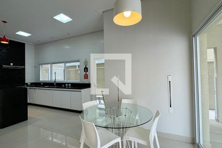 Casa de condomínio à venda com 525m², 4 quartos e 3 vagasCopa