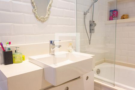 Apartamento à venda com 94m², 3 quartos e 2 vagas Apartamento à venda com 94m², 3 quartos e 2 vagasBanheiro