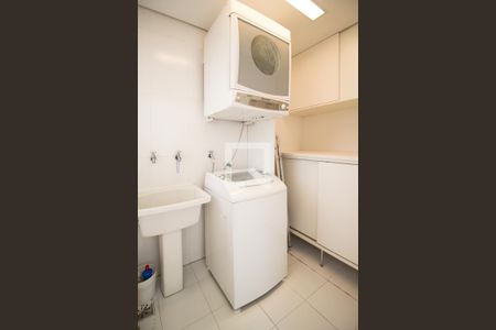 Casa à venda com 205m², 4 quartos e 3 vagas Casa à venda com 205m², 4 quartos e 3 vagasÁrea de Serviço