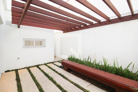 Casa à venda com 205m², 4 quartos e 3 vagas Casa à venda com 205m², 4 quartos e 3 vagasQuintal