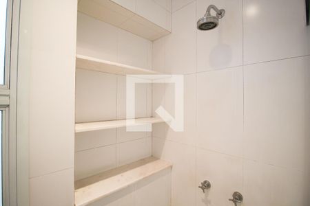 Casa à venda com 205m², 4 quartos e 3 vagas Casa à venda com 205m², 4 quartos e 3 vagasBanheiro da Suíte 1