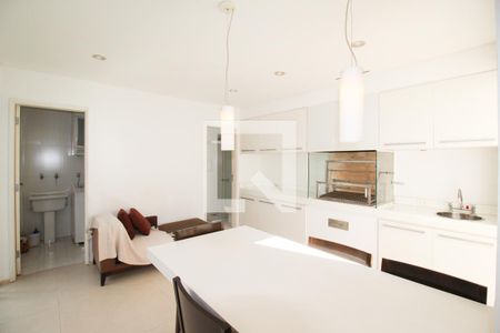 Casa à venda com 205m², 4 quartos e 3 vagas Casa à venda com 205m², 4 quartos e 3 vagasChurrasqueira