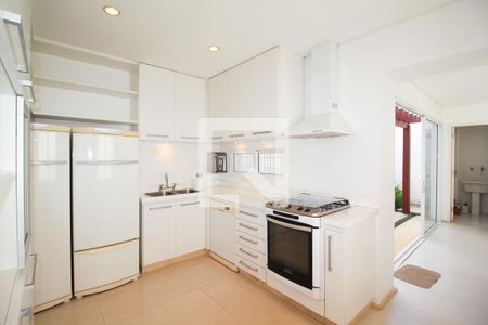 Casa à venda com 205m², 4 quartos e 3 vagas Casa à venda com 205m², 4 quartos e 3 vagasCozinha