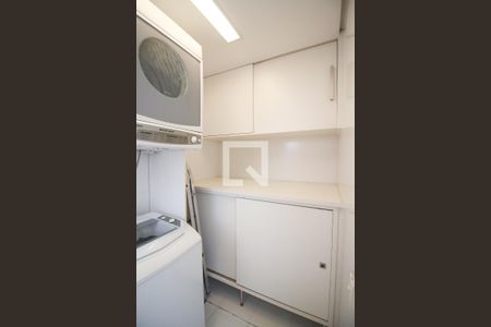 Casa à venda com 205m², 4 quartos e 3 vagas Casa à venda com 205m², 4 quartos e 3 vagasÁrea de Serviço