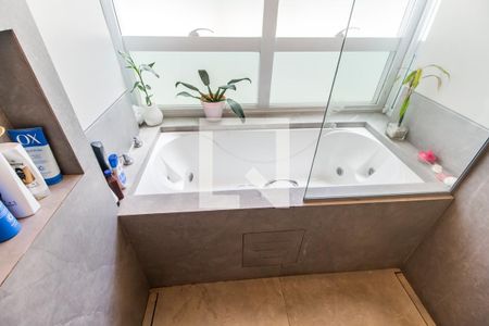 Apartamento para alugar com 468m², 4 quartos e 4 vagasDetalhe do Banheiro da Suite