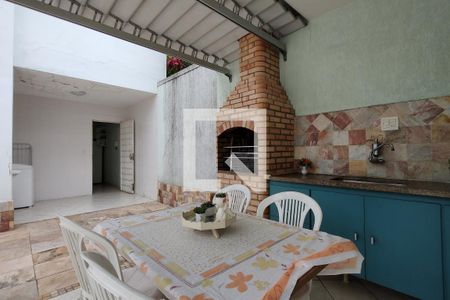 Casa à venda com 226m², 3 quartos e 5 vagas Casa à venda com 226m², 3 quartos e 5 vagasÁrea comum