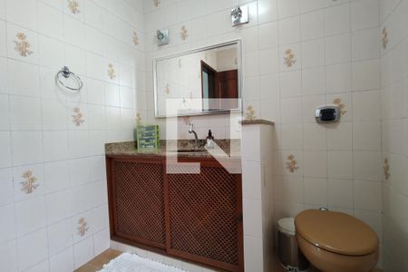 Casa à venda com 226m², 3 quartos e 5 vagas Casa à venda com 226m², 3 quartos e 5 vagasLavabo