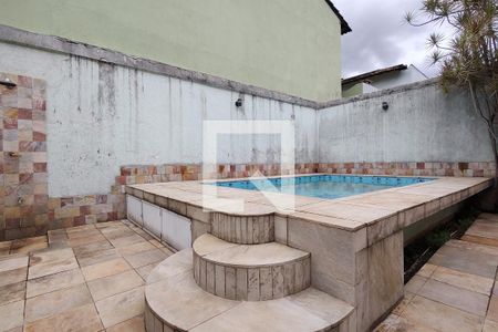 Casa à venda com 226m², 3 quartos e 5 vagas Casa à venda com 226m², 3 quartos e 5 vagasPiscina