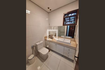 Casa à venda com 250m², 5 quartos e 5 vagasBanheiro 2