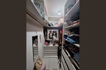Casa à venda com 250m², 5 quartos e 5 vagasCloset - Quarto 3