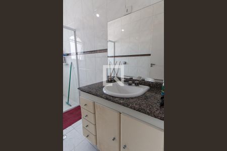 Casa à venda com 257m², 3 quartos e 4 vagasBanheiro da Suíte 1