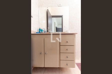 Casa à venda com 257m², 3 quartos e 4 vagasBanheiro da Suíte 2