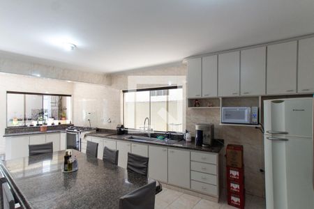 Casa à venda com 257m², 3 quartos e 4 vagasCozinha